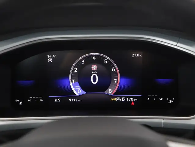 Volkswagen T-Roc view 14