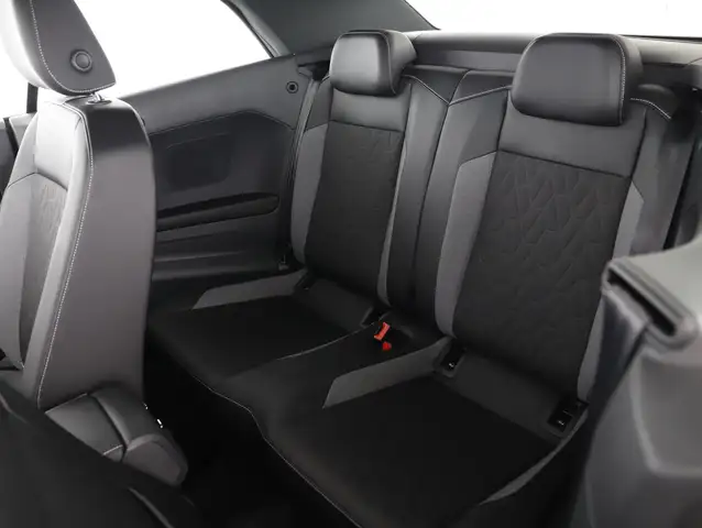Volkswagen T-Roc view 9