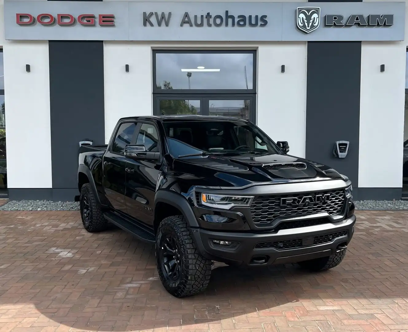 Dodge RAM 1500 RHO 3.0L I6 Hurricane High Output LPG Negro - 1