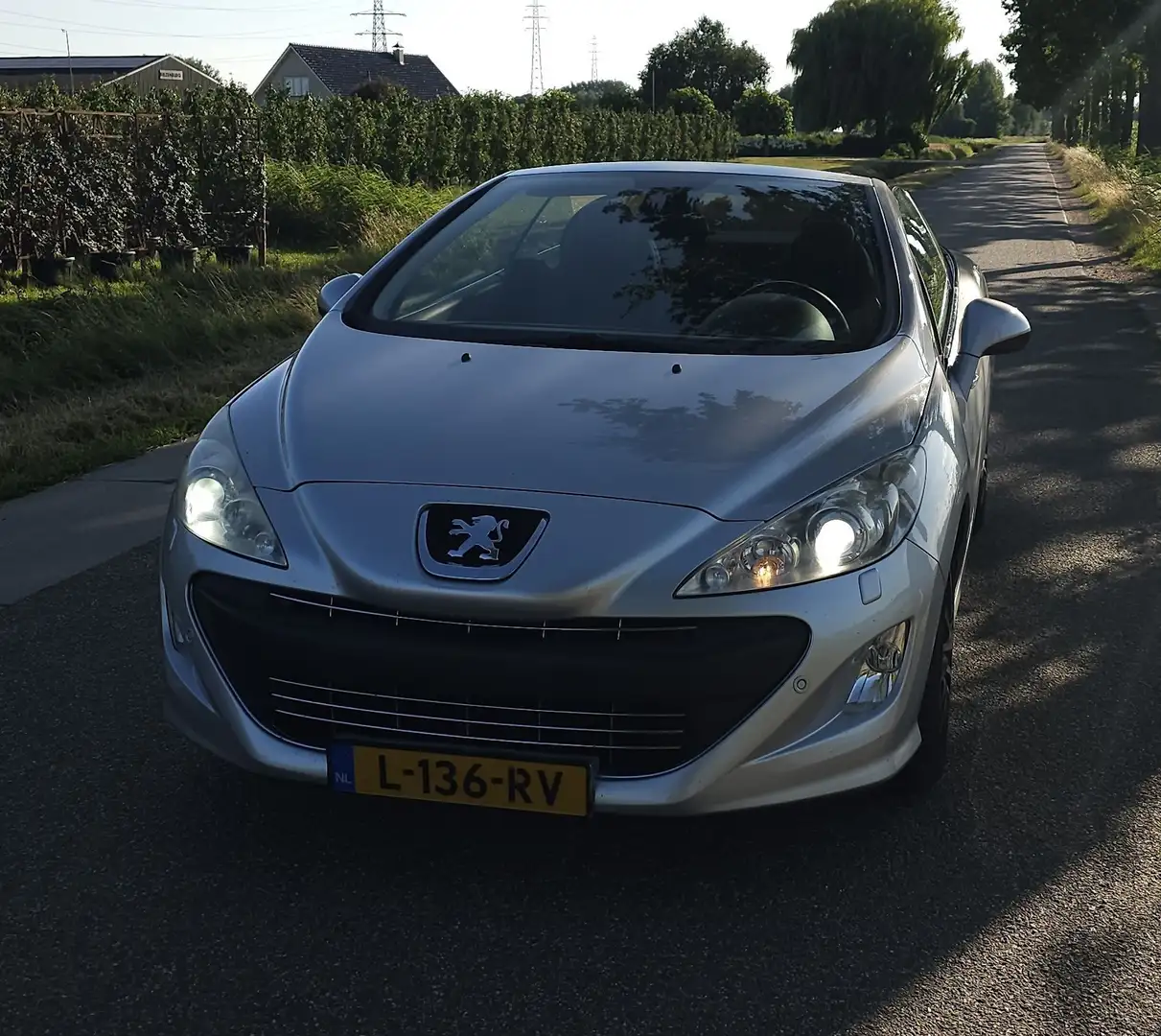Peugeot 3008 1.6 THP Sport Pack Zilver - 1