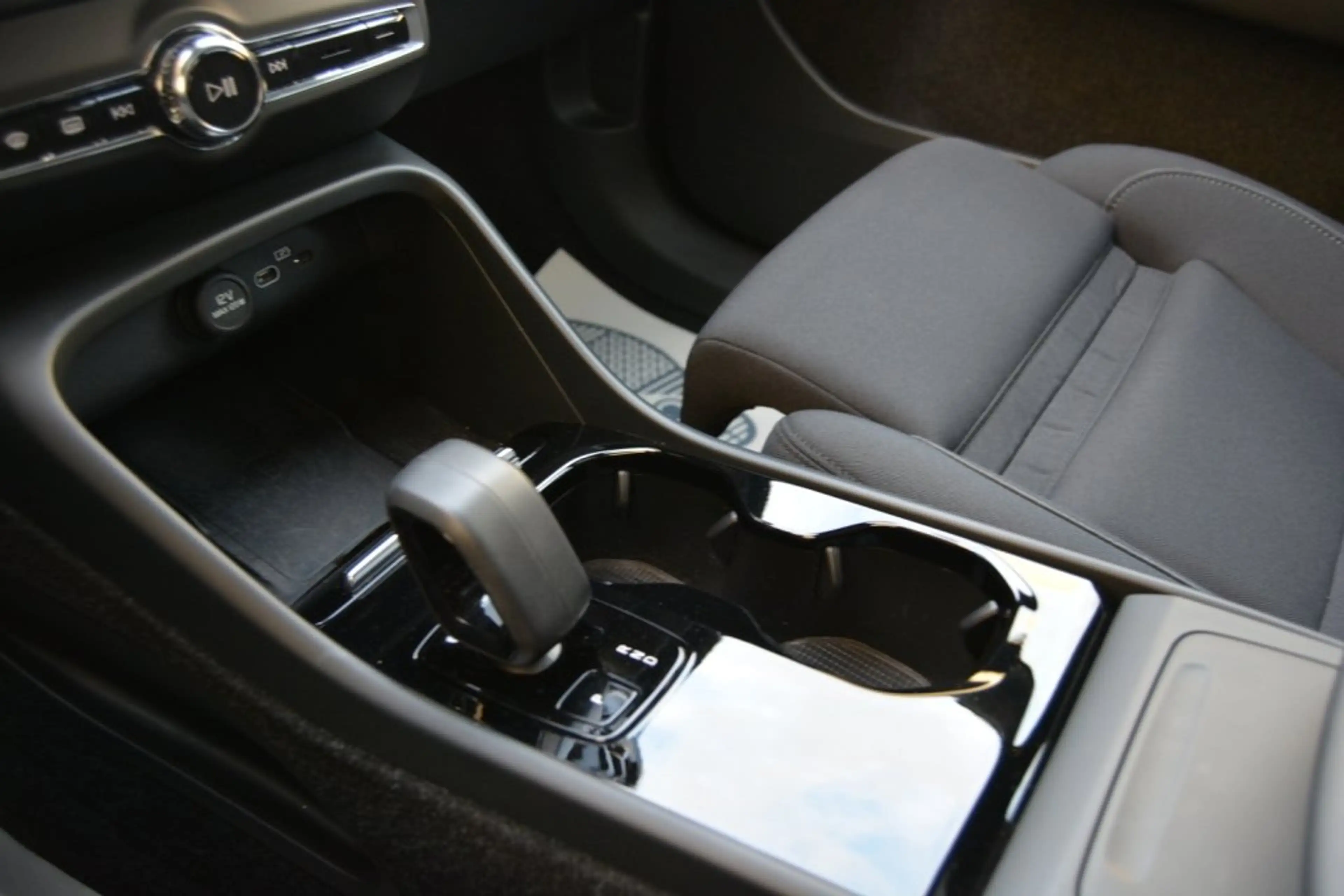 Volvo C40 Recharge Single Motor Plus 231PK Electric — photo 11
