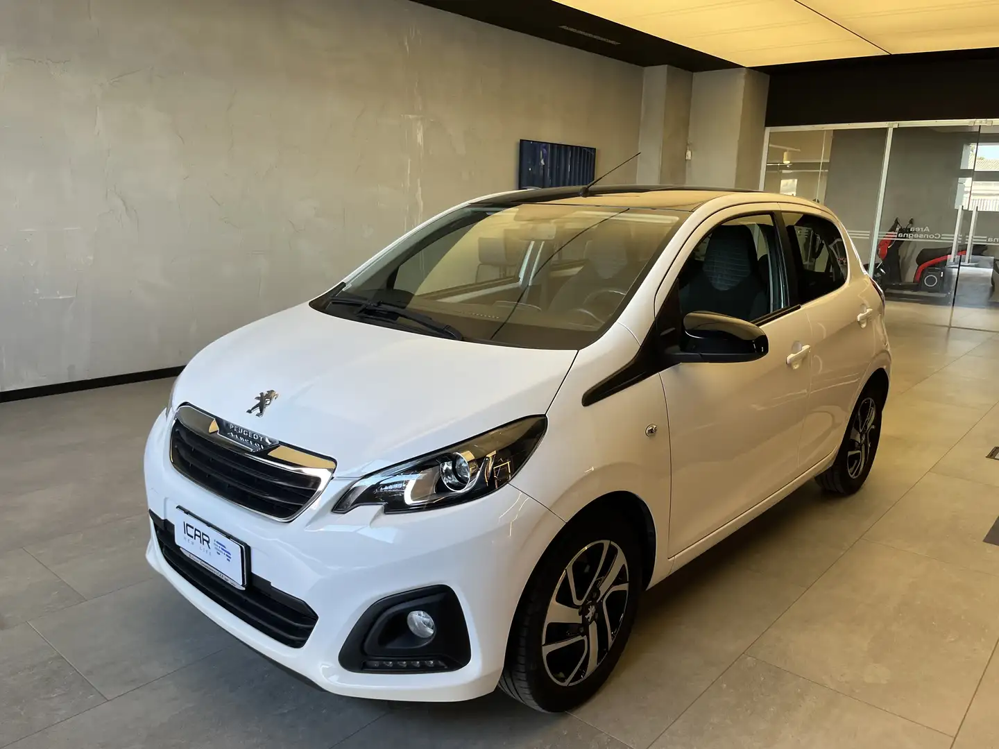 Peugeot 108 5 Porte 1.0 VTi Active Bianco - 1