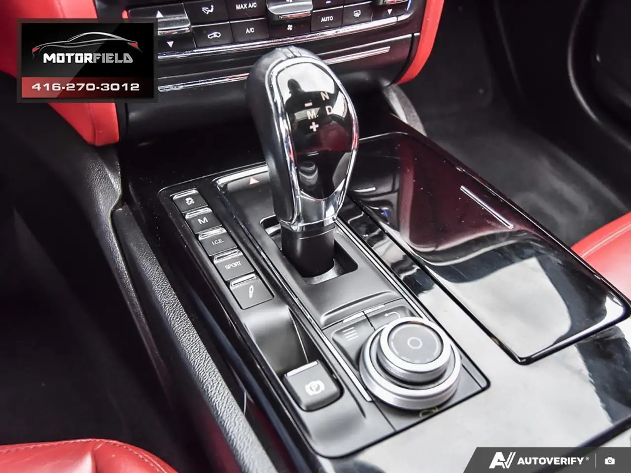 Maserati Quattroporte снимка Maserati Quattroporte