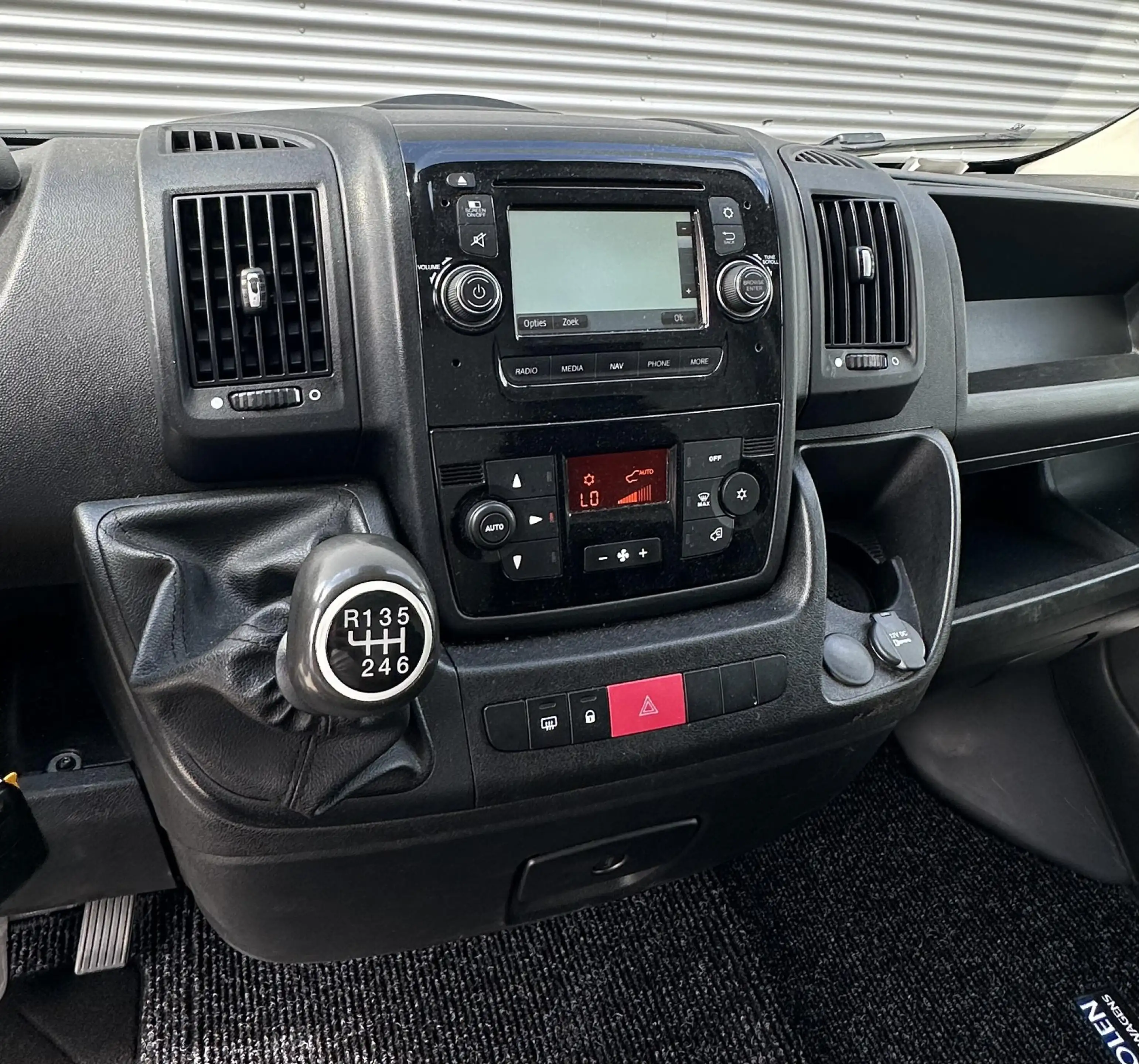 Peugeot Boxer 435 2.0 BlueHDI L4 Durisotti opbouw Mooie staat — photo 12