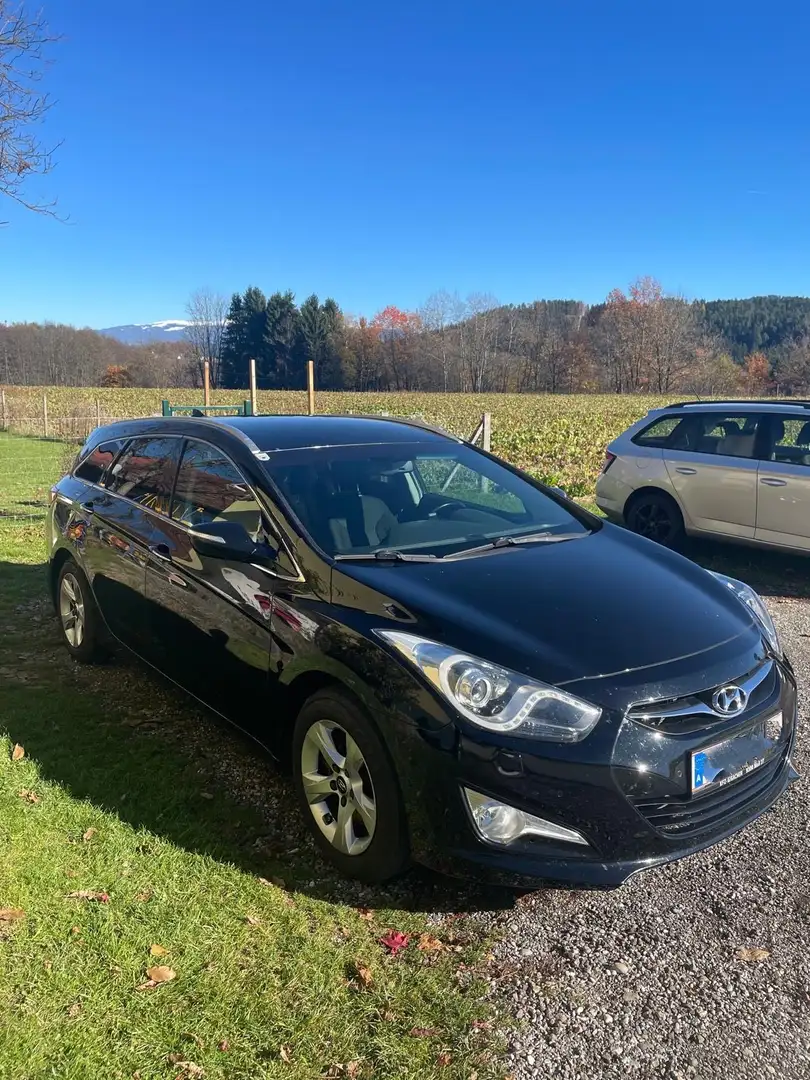 Hyundai i40 Premium 1,7 CRDi Schwarz - 2
