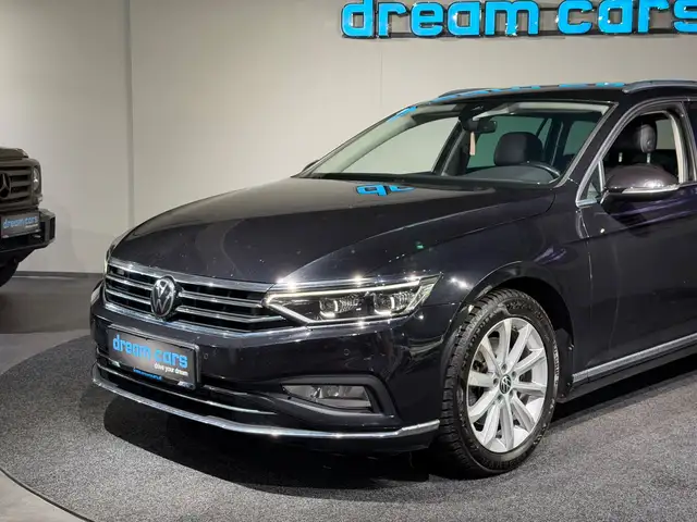 Volkswagen Passat view 5