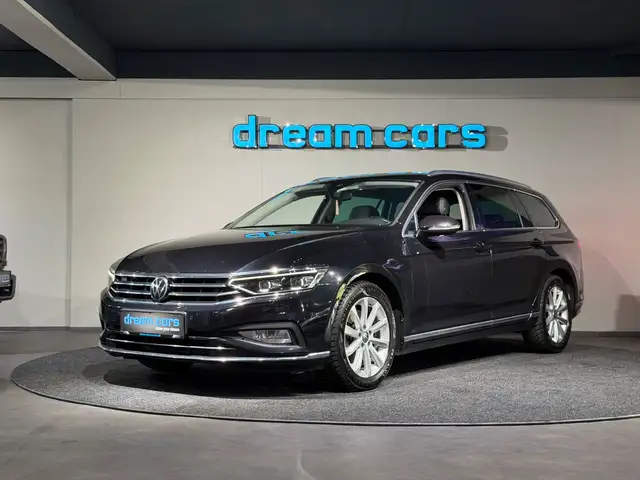 Volkswagen Passat view 4