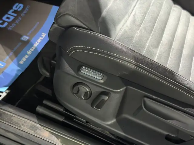 Volkswagen Passat view 17