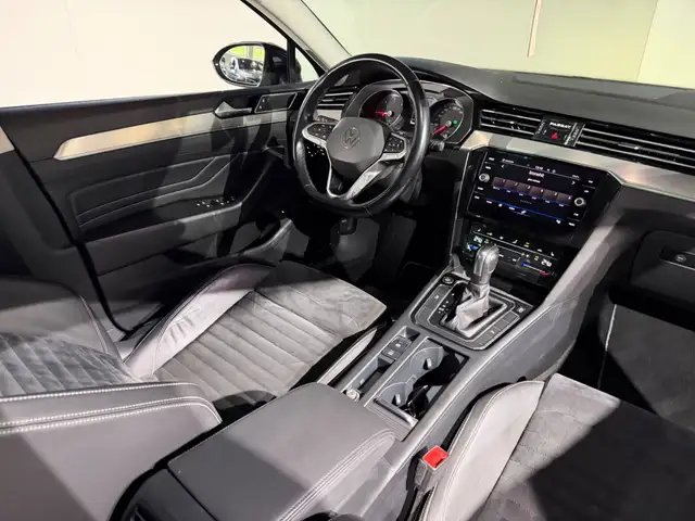 Volkswagen Passat view 30