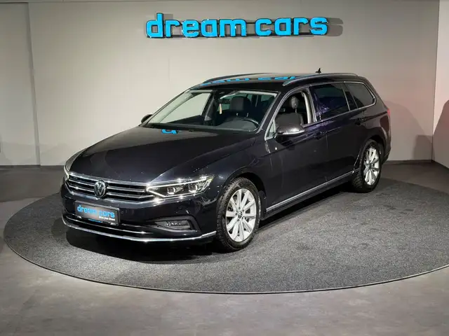 Volkswagen Passat view 9