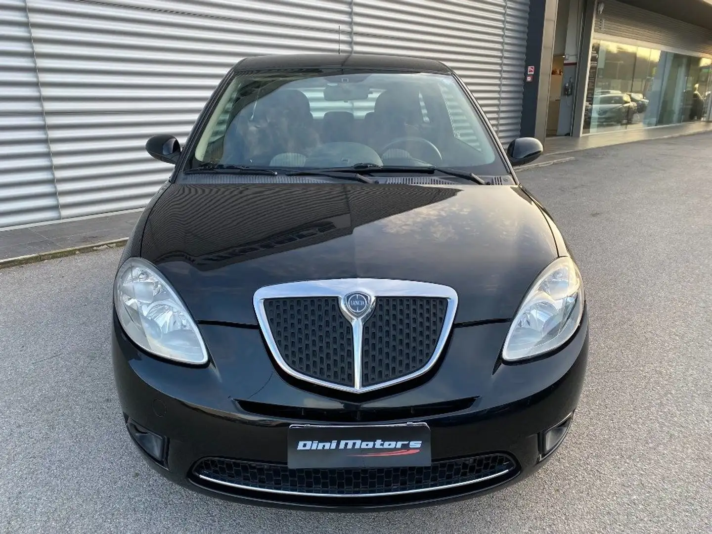 Lancia Ypsilon 1.2 Benzina OK NEOPATENTATI Nero - 2