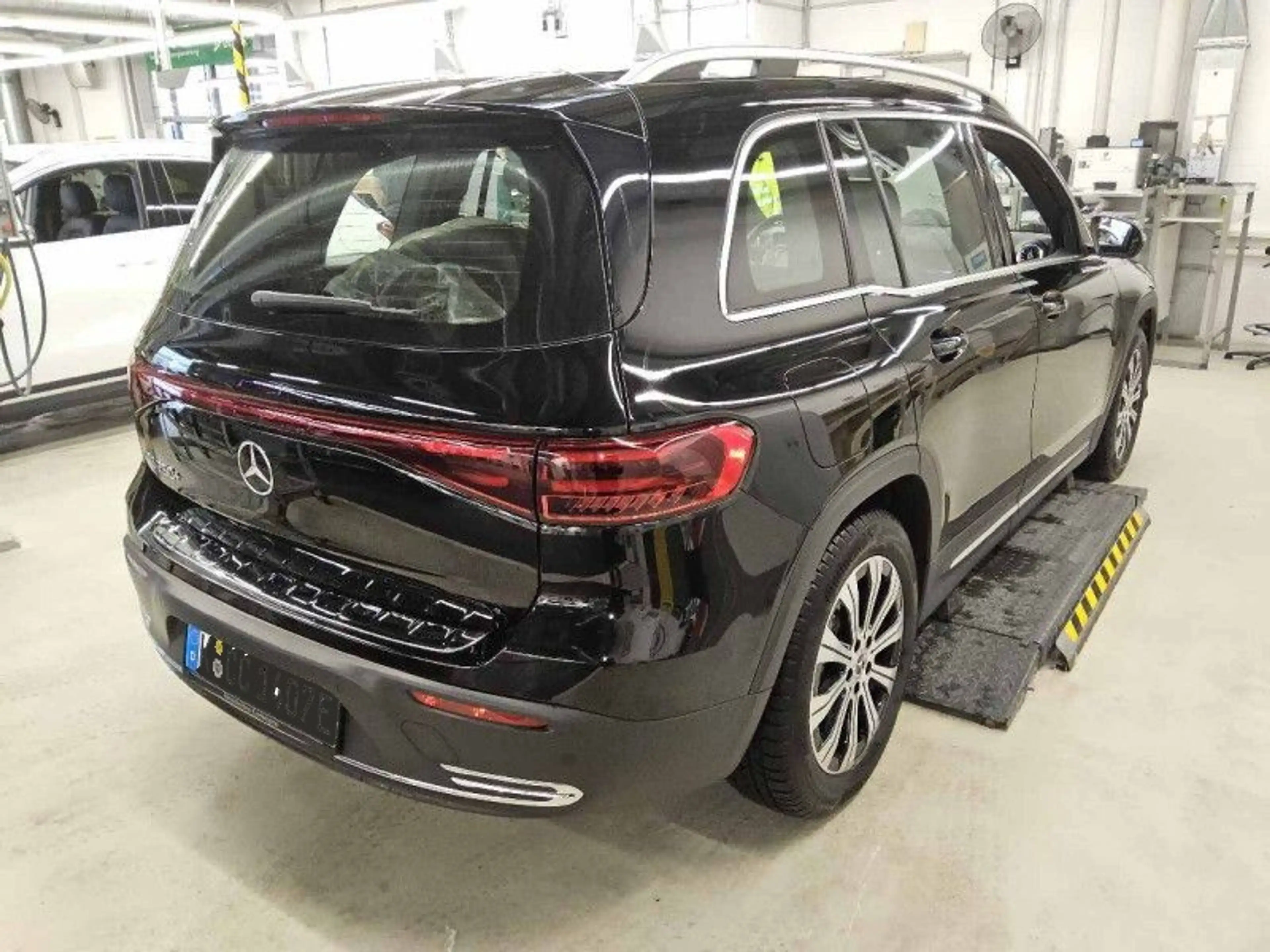 Mercedes-Benz EQB 250 EQB 250 Progressive — photo 15