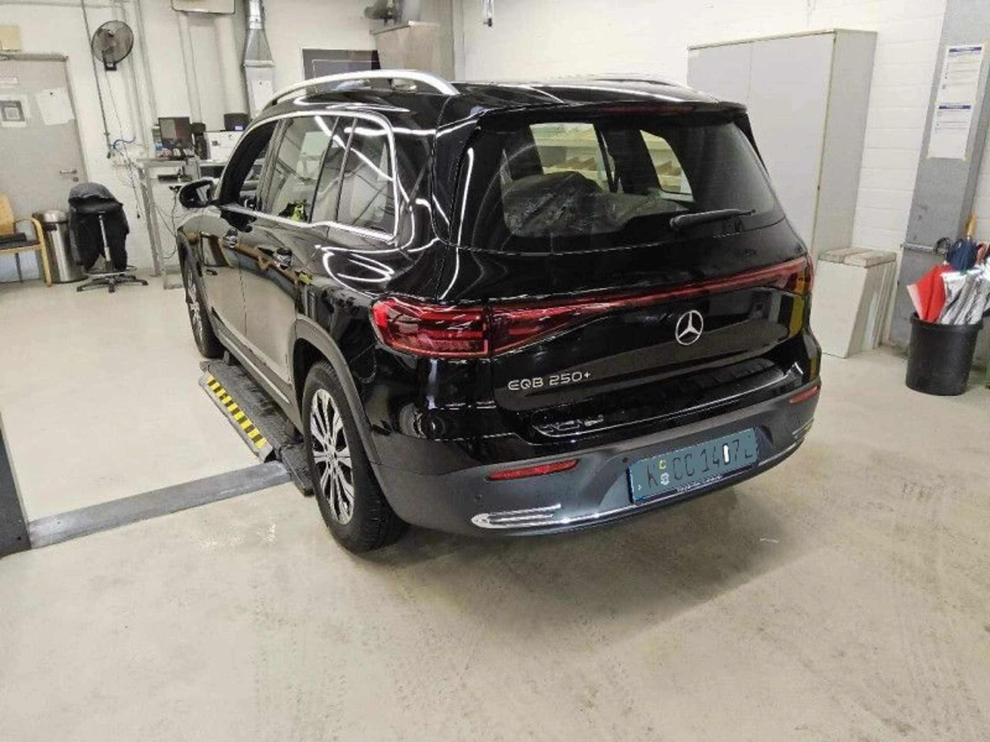 Mercedes-Benz EQB 250 EQB 250 Progressive — photo 2