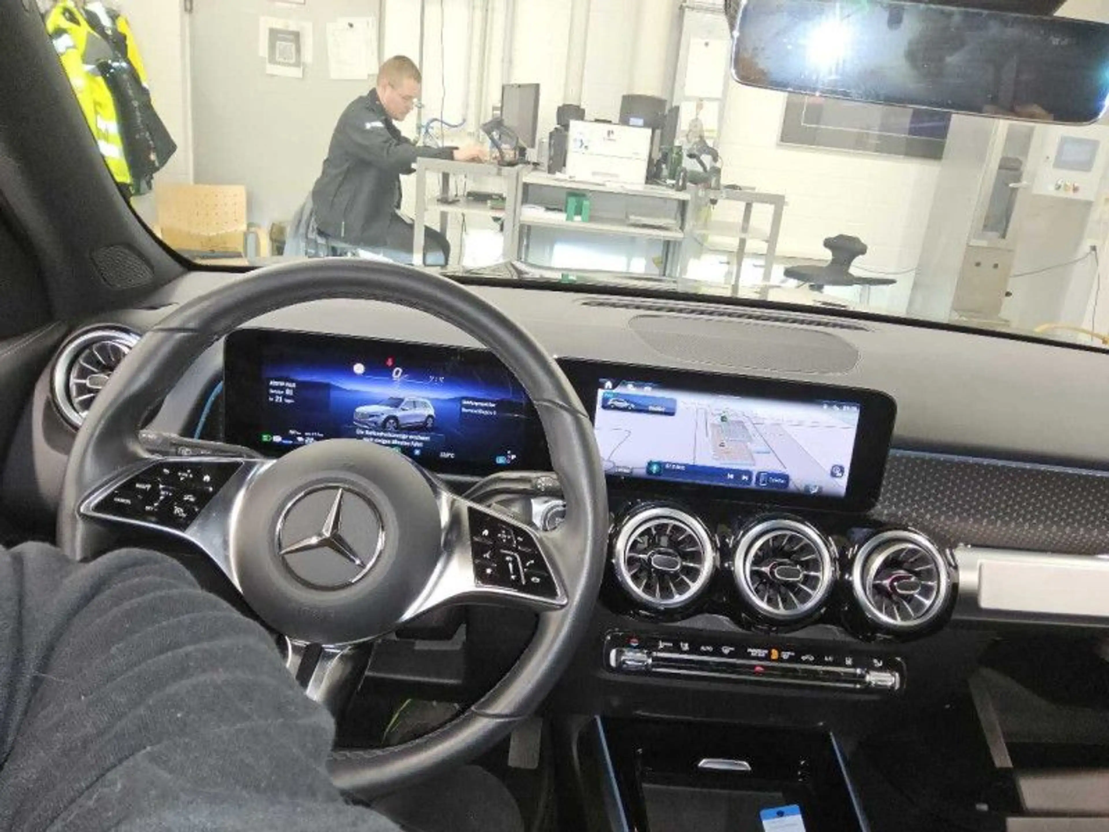 Mercedes-Benz EQB 250 EQB 250 Progressive — photo 10