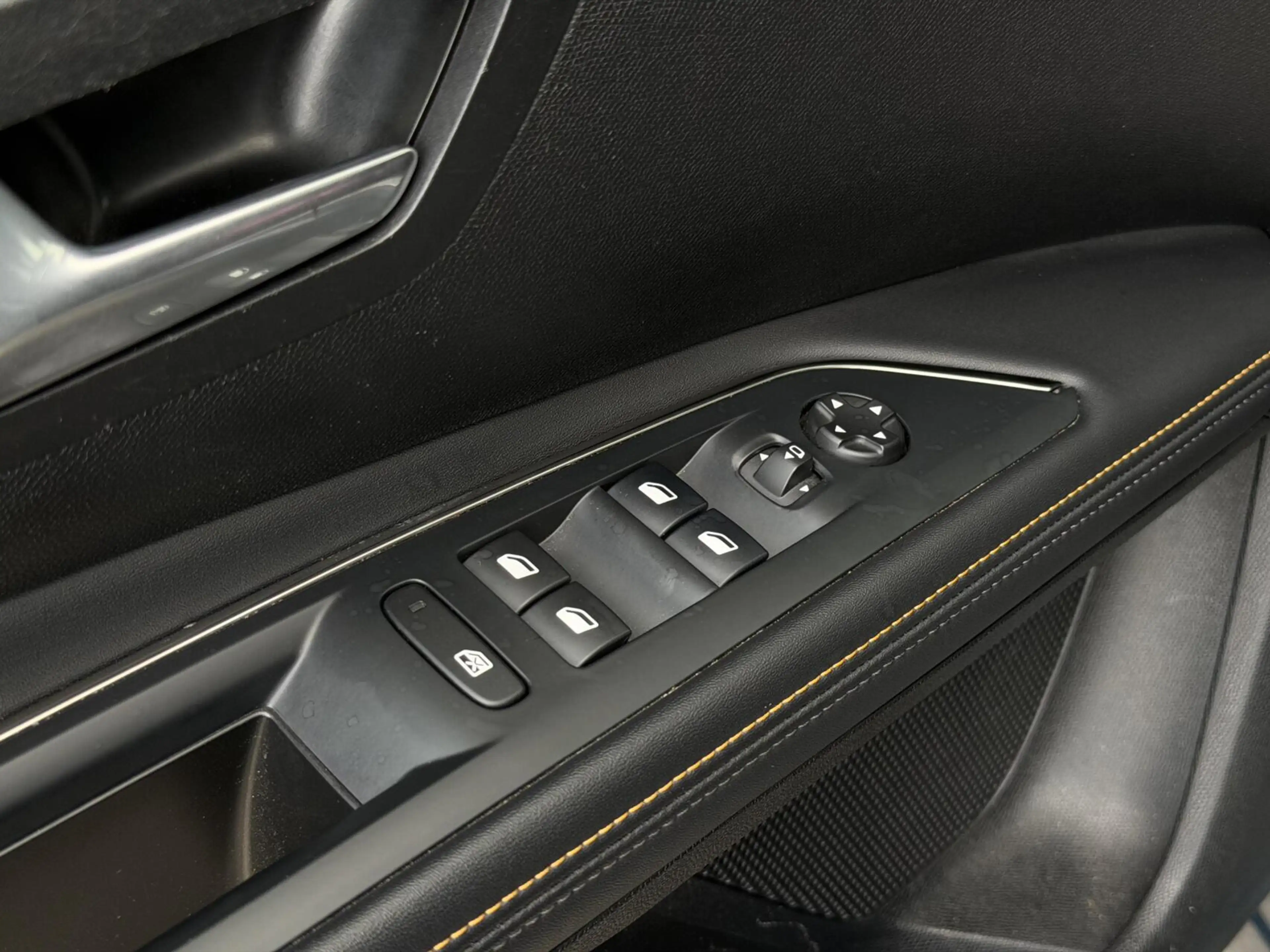 Peugeot 5008 1.2 Road Trip | 7 pers | Camera | CarPlay | Virtua — photo 9