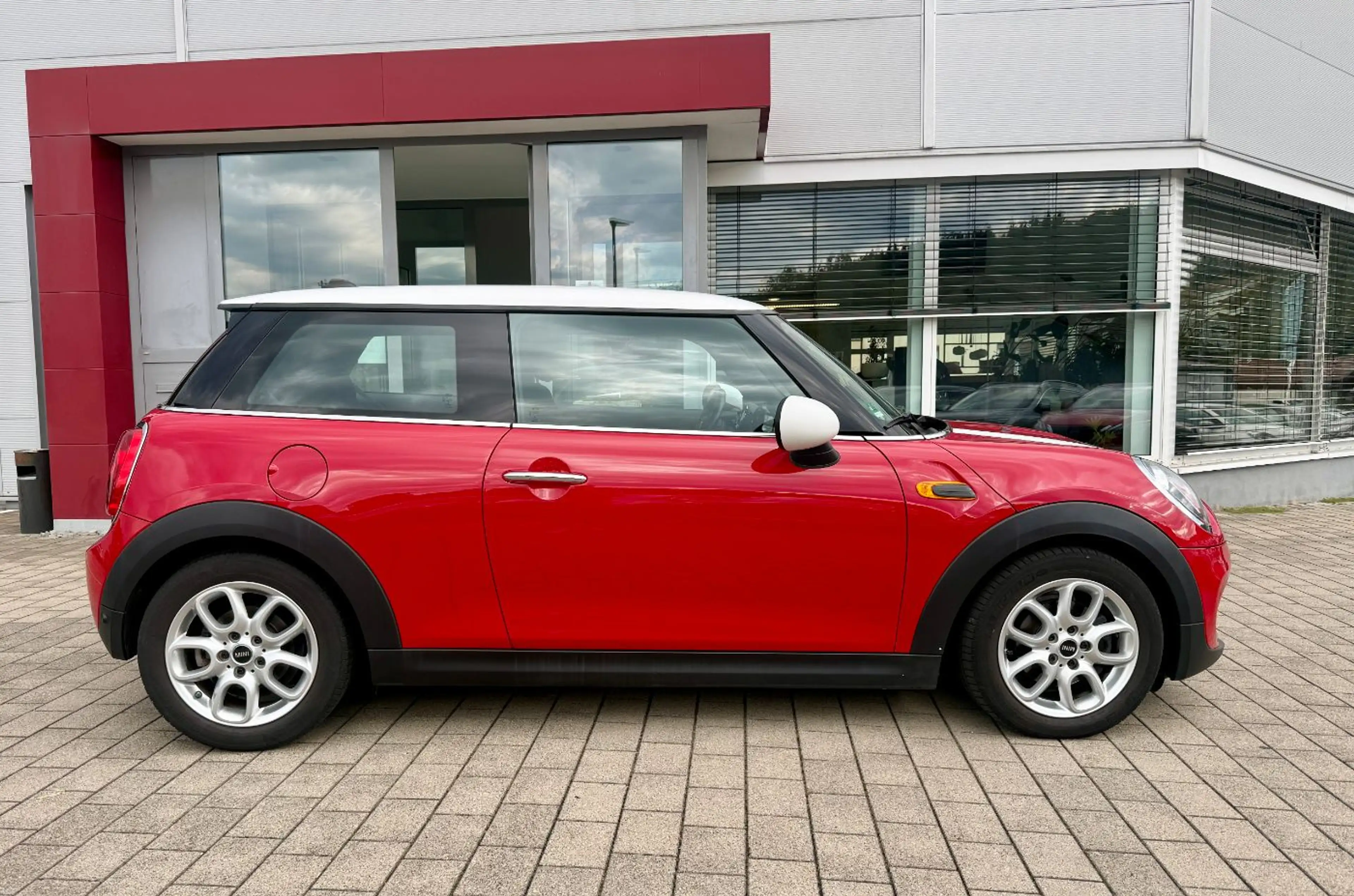 MINI One 1.5 Navi+SHZ+LM+PDC+AUT — photo 4