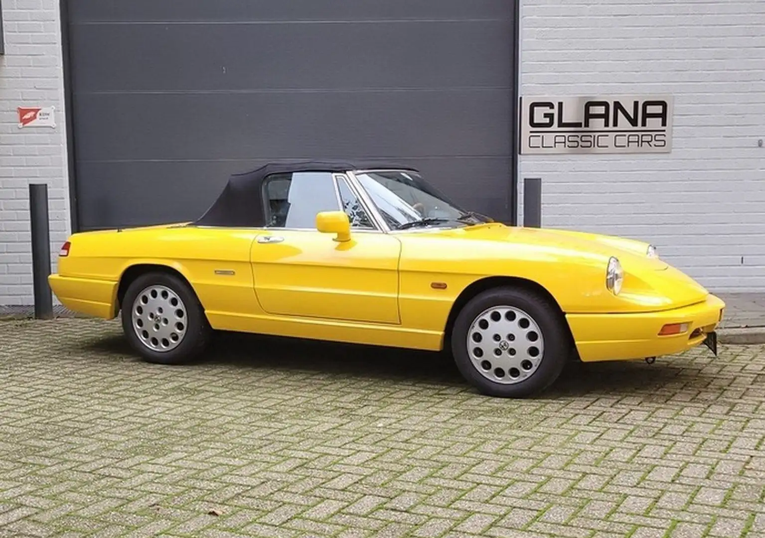 Alfa Romeo Spider Żółty - 1