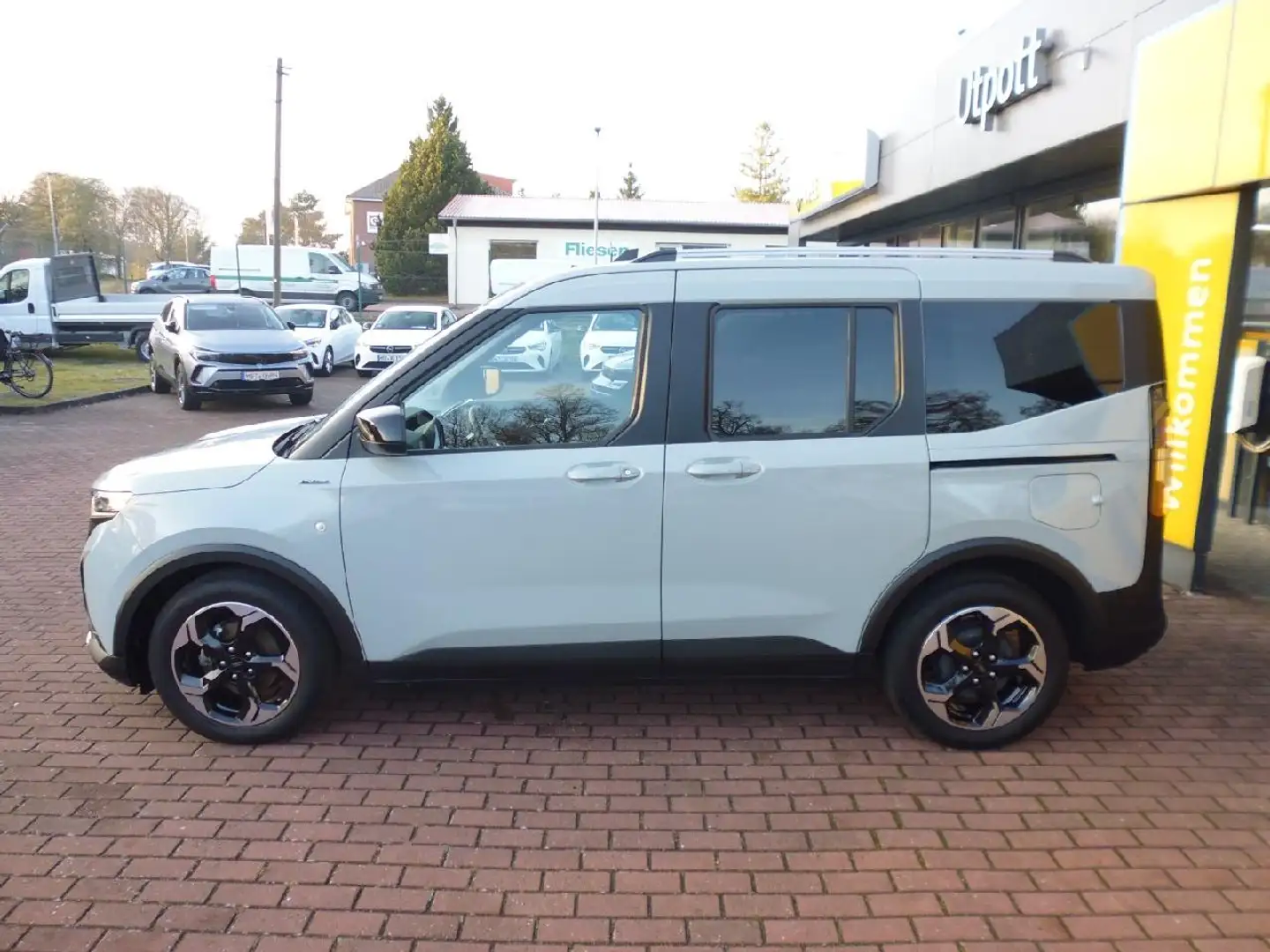 Ford Tourneo Courier Active Grau - 2