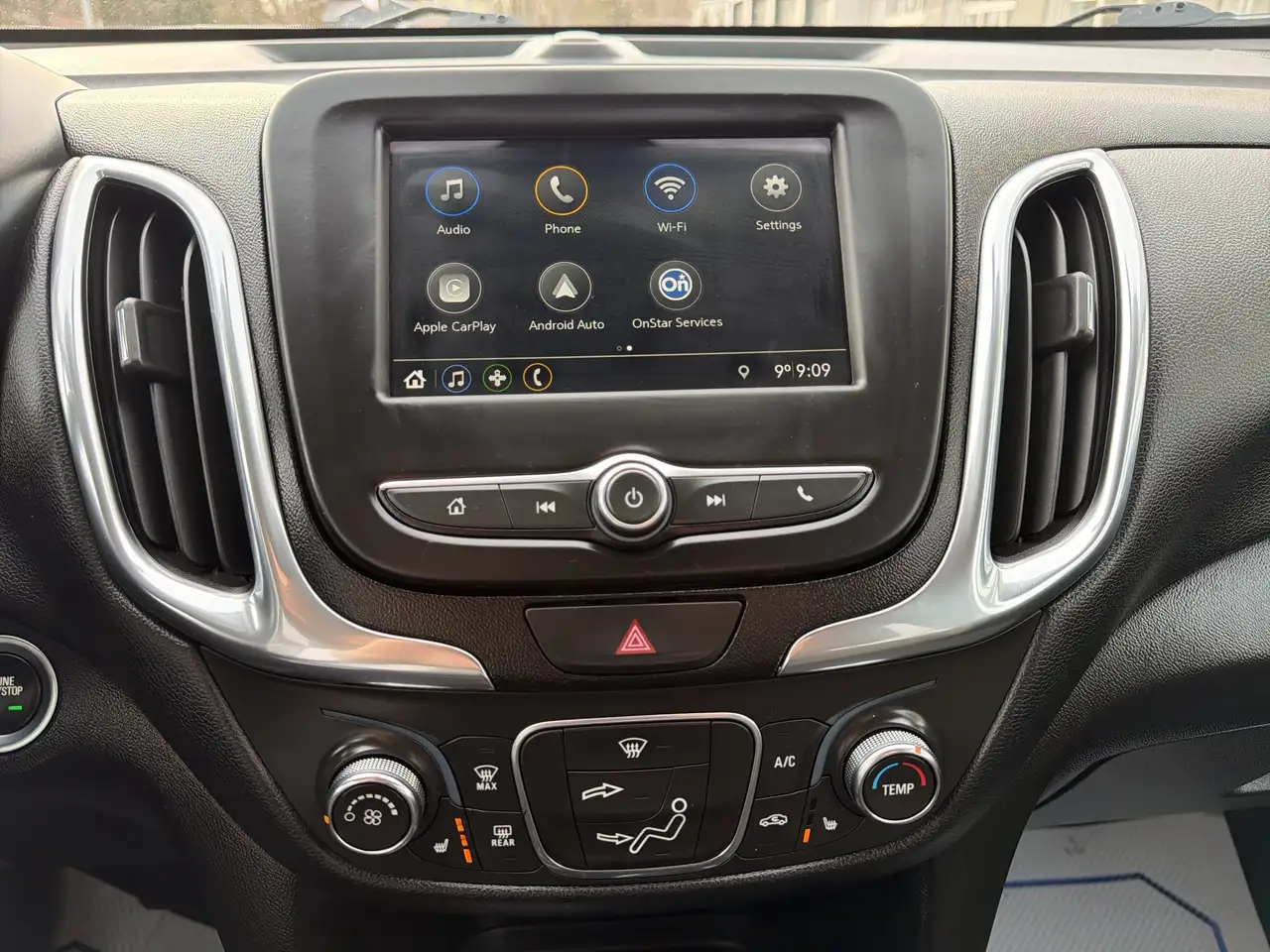 Chevrolet Equinox снимка Chevrolet Equinox