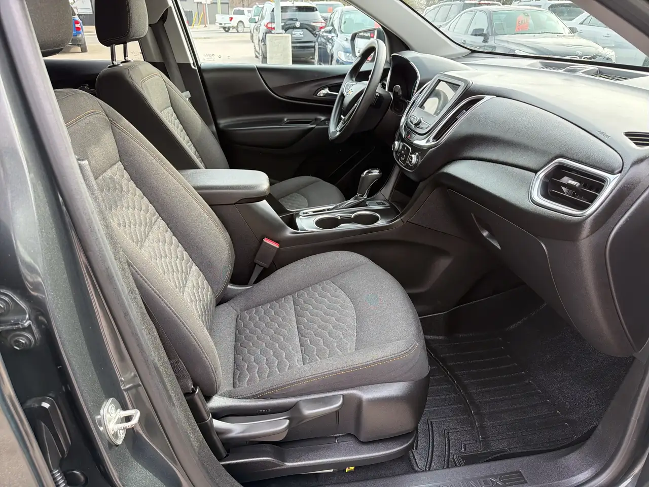 Chevrolet Equinox снимка Chevrolet Equinox