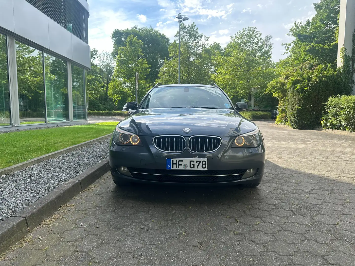 BMW 525 525d*TEMPOMAT*KLIMA*TÜV/AU 11/2025* Grijs - 2
