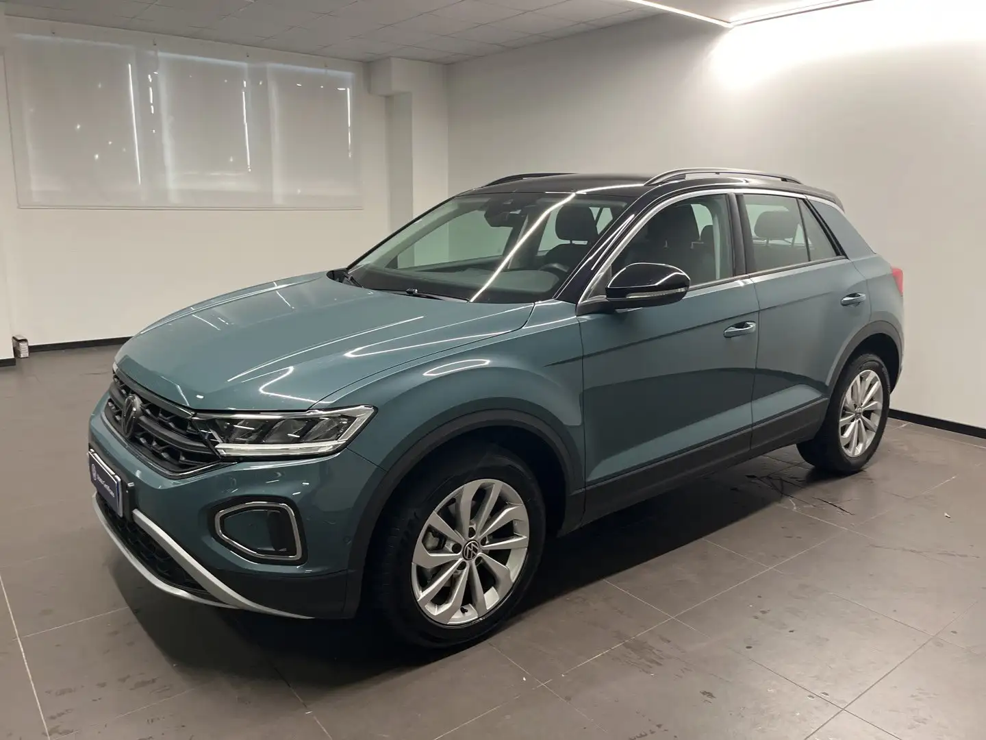 Volkswagen T-Roc Nuovo Life 1.0 TSI kW ( CV) Manuale Nero - 1