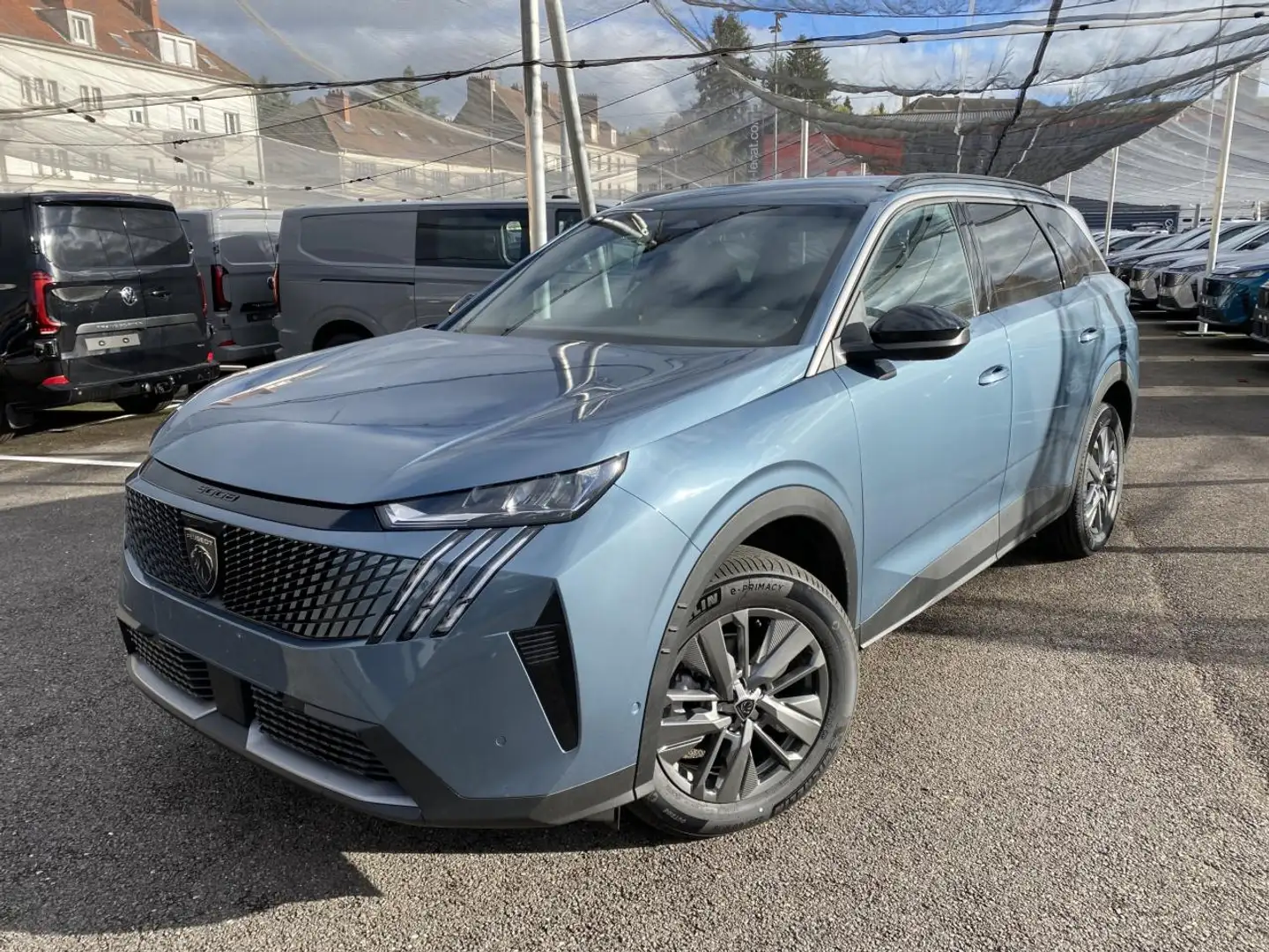 Peugeot 5008 III 1.2 HYBRID 145 ALLURE E-DCS6 PACK PANORAMIC NAVIGATION / 360° / DRIVE ASSIST Синий - 1