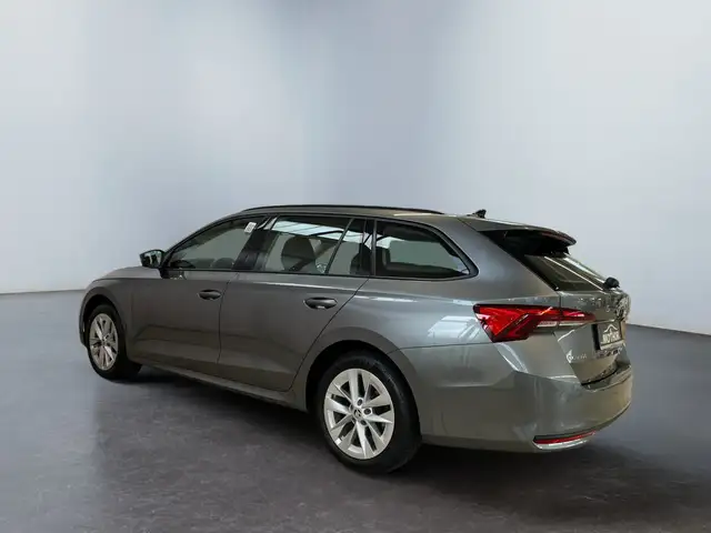 Skoda Octavia view 4