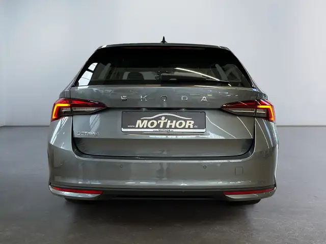 Skoda Octavia view 5
