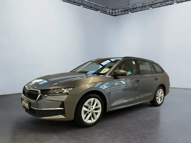 Skoda Octavia view 2