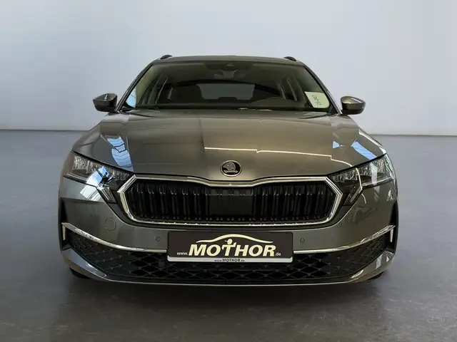 Skoda Octavia view 6