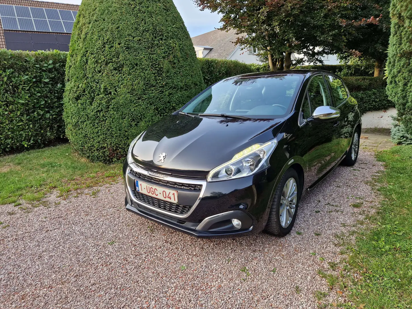 Peugeot 208 208 Blue-HDi Nero - 1
