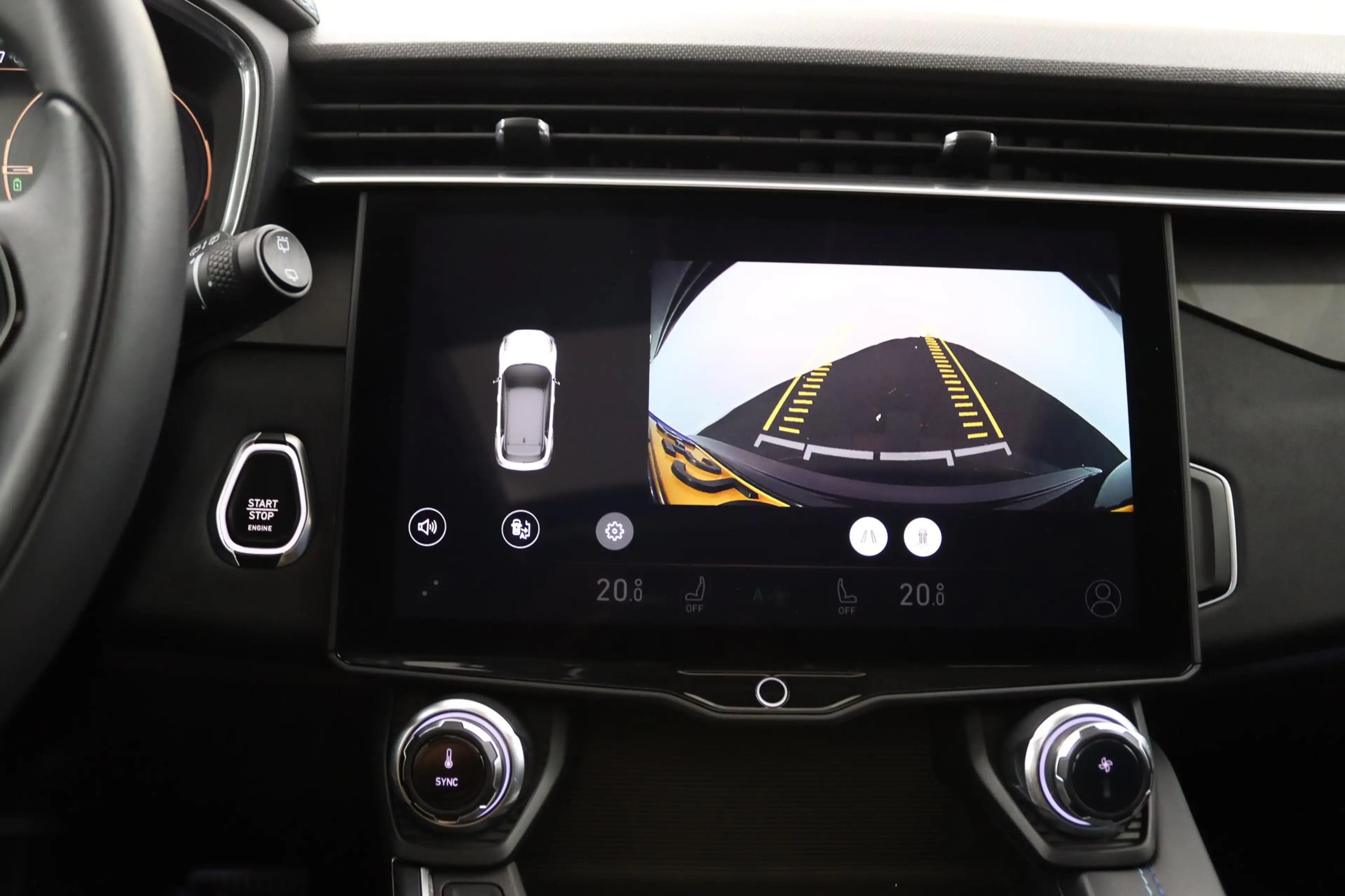 Lynk & Co 01 1.5*PLUG-IN*NAVI*PANO*CAM*ACC*CARPLAY*ECC*LED* — photo 6