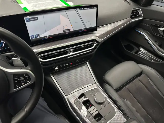 BMW 3 Series view 21