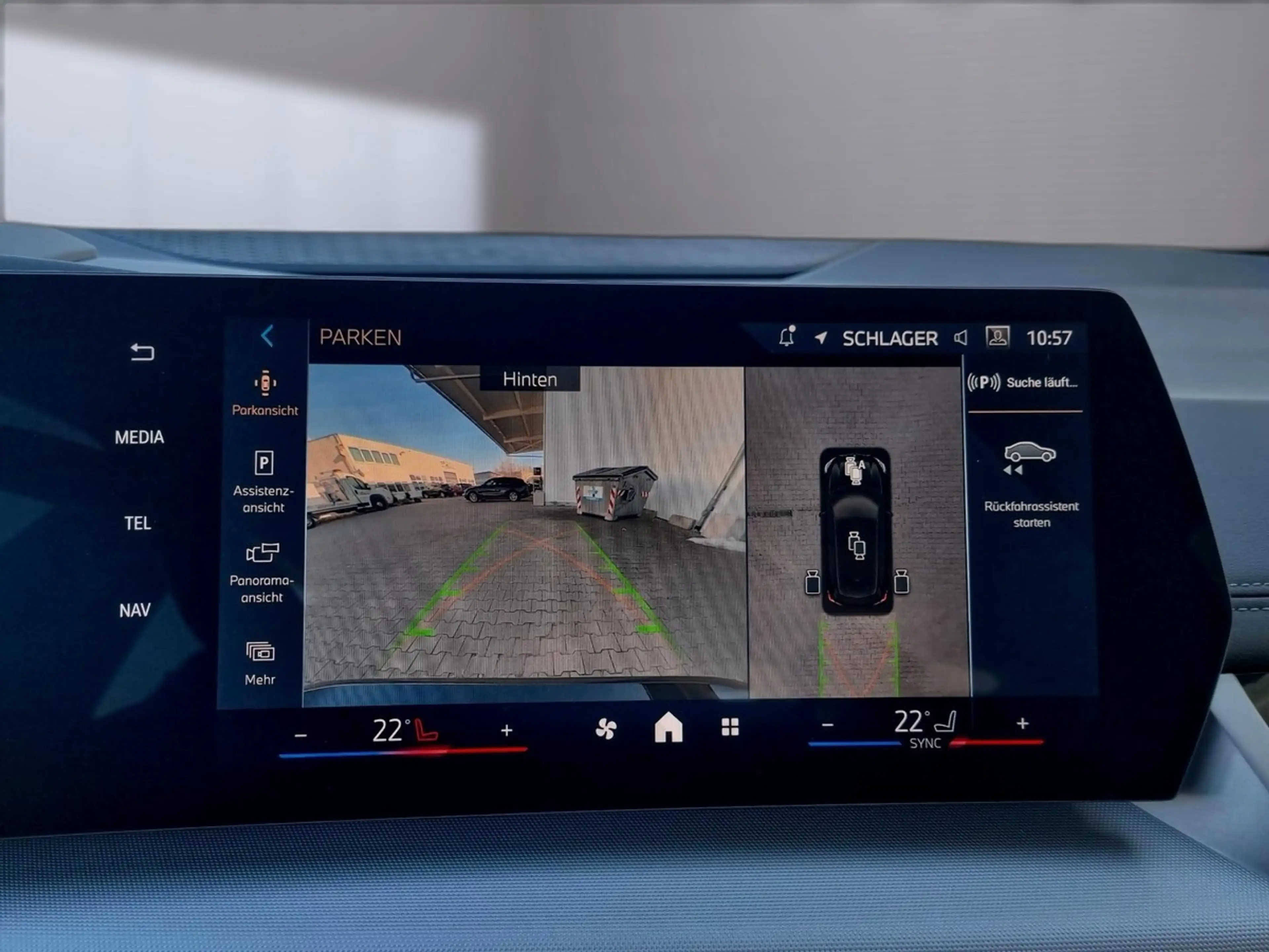 BMW 230 e xDr. AHK+360°+Head-Up+ad. LED+DAB — photo 14