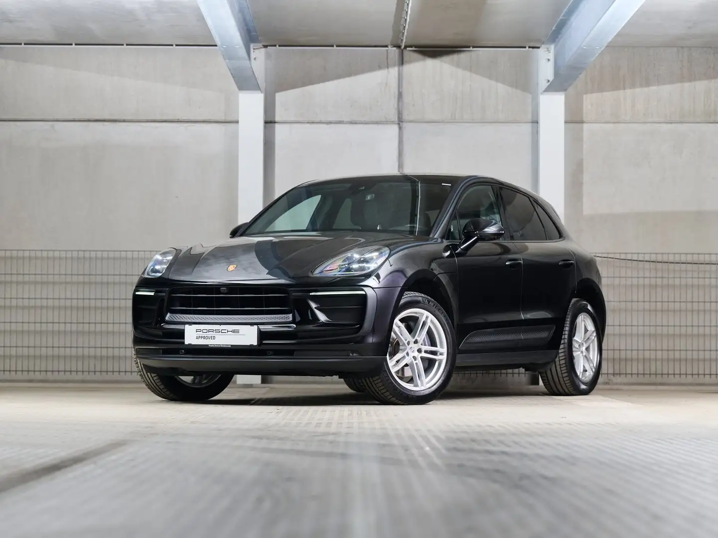 Porsche Macan Schwarz - 1
