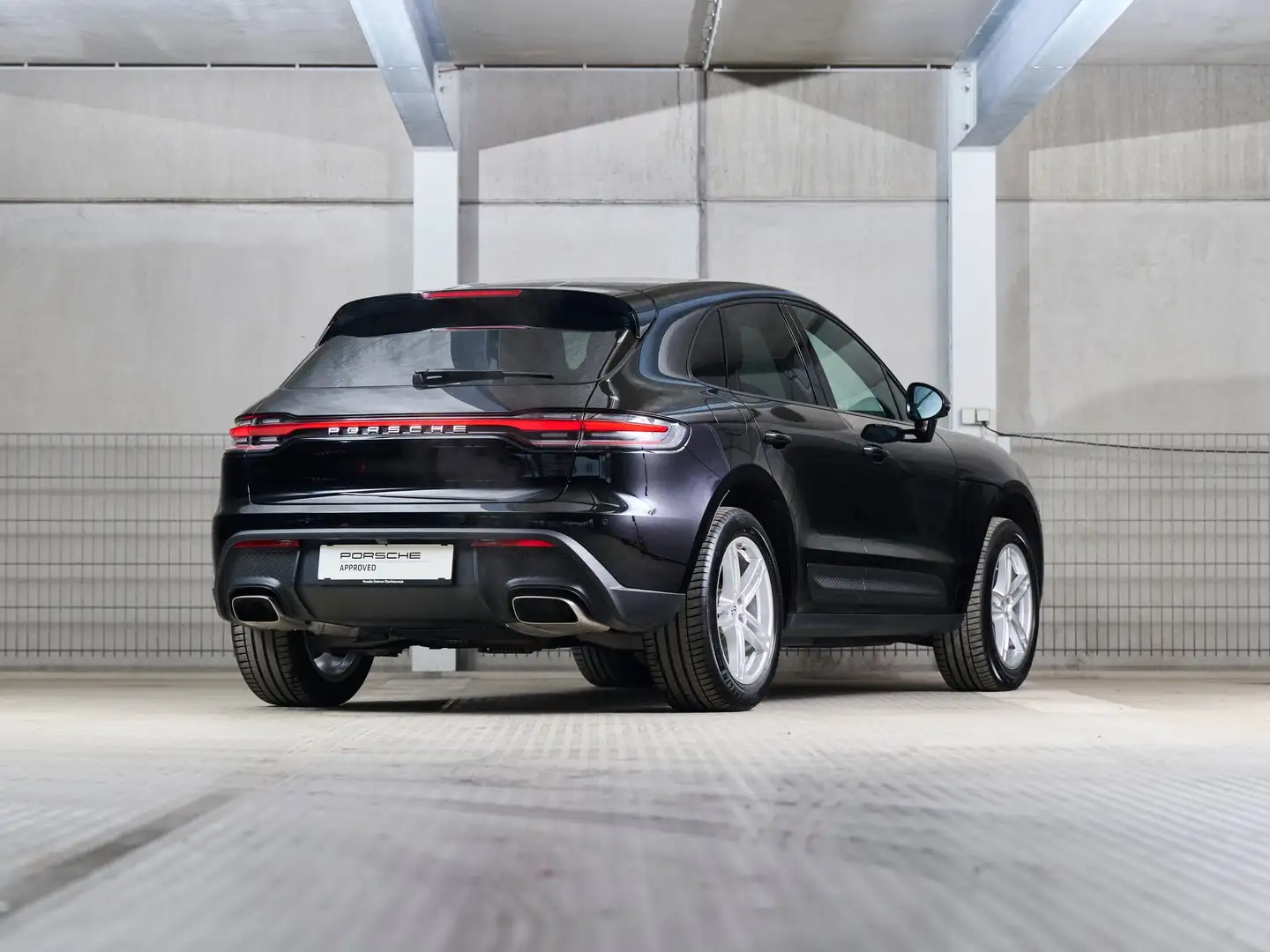 Porsche Macan Schwarz - 2