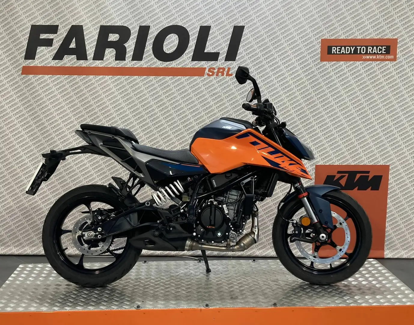 KTM 125 Duke - 1
