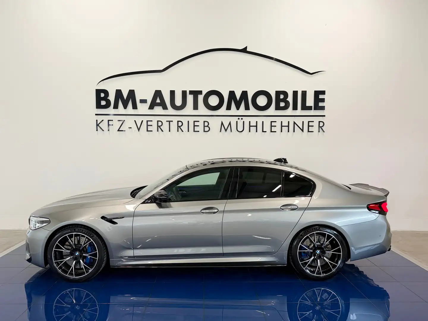 BMW M5 Carbon,Massage,Sitzlüftung,B&W,M-Driver's,Voll Grau - 1
