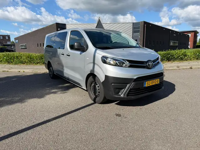 Toyota Proace Shuttle 1.6 D-4D Cool Comfort Long