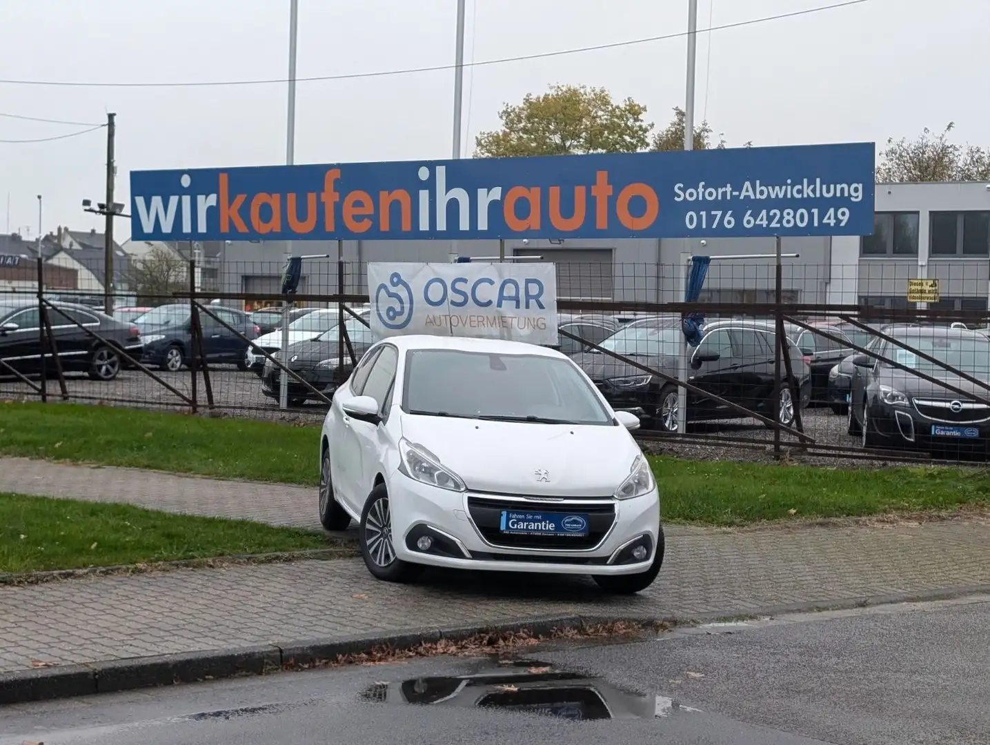 Peugeot 208 Active*TEMPOMAT*PDC*KLIMA*1-HAND !! Weiß - 1