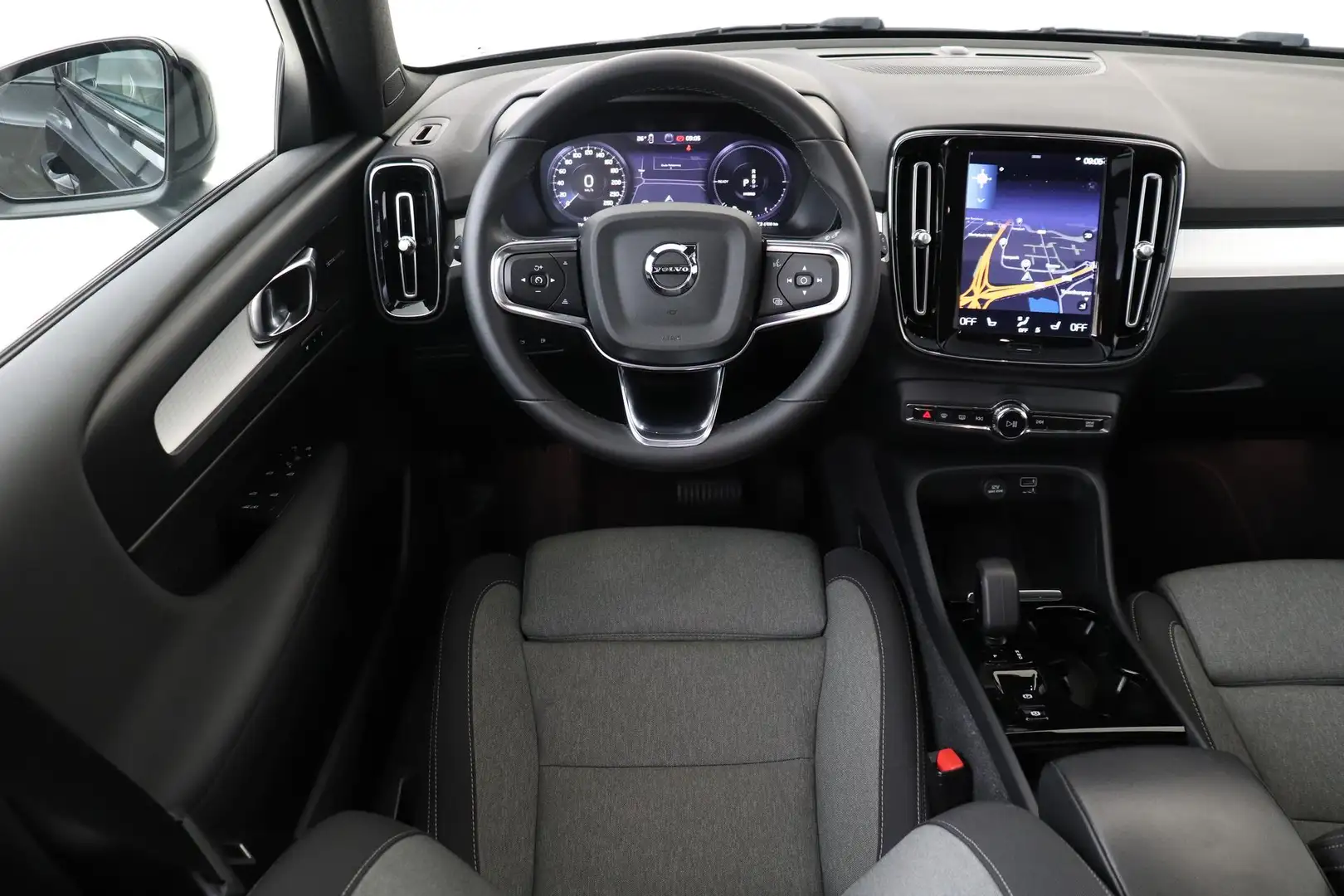 Volvo XC40 T4 PLUG-IN HYBRID PLUS DARK -PANO.DAK|PRIVACY.GLAS Zwart - 2