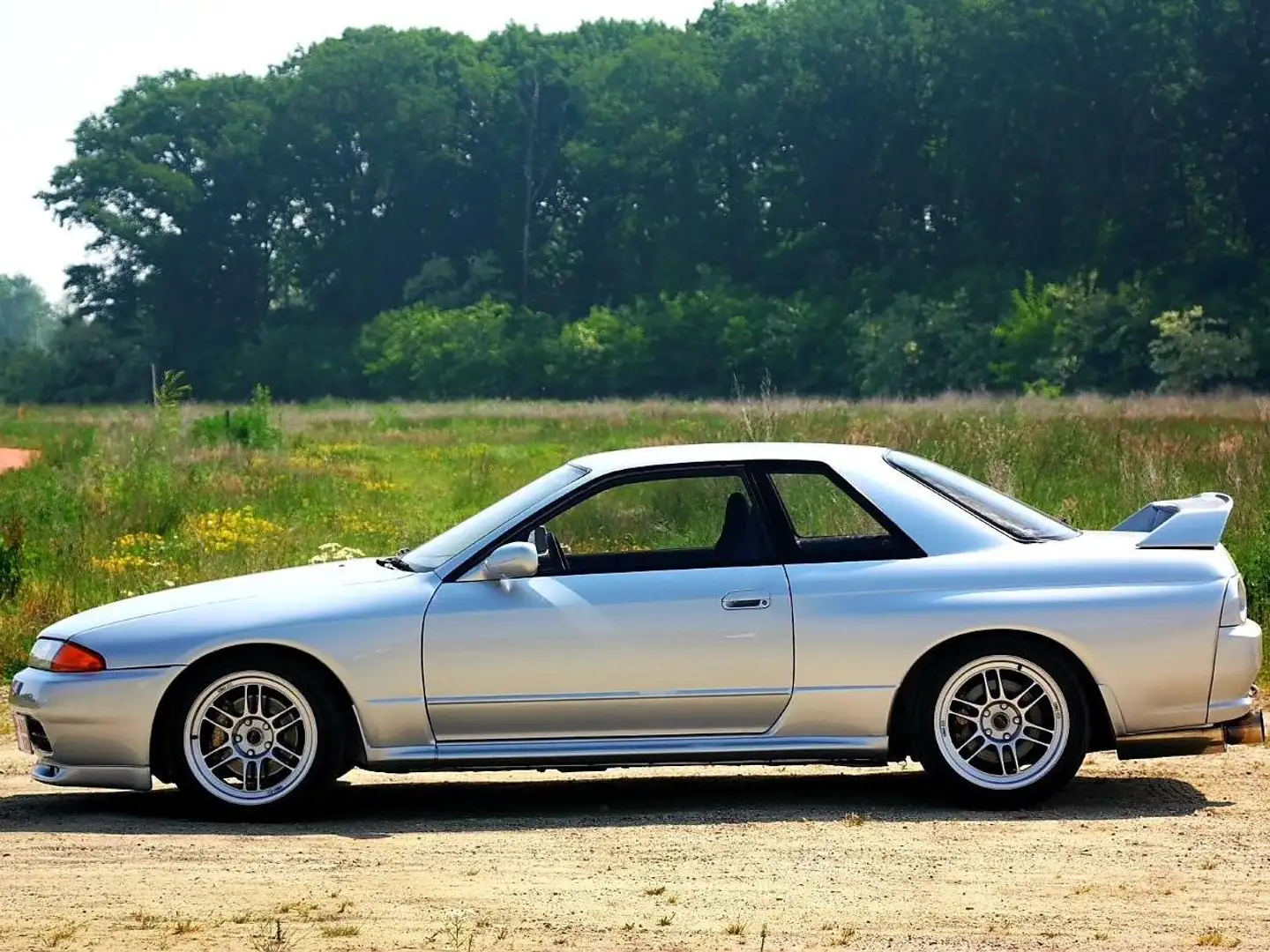 Nissan Skyline R32 GTR Plateado - 1