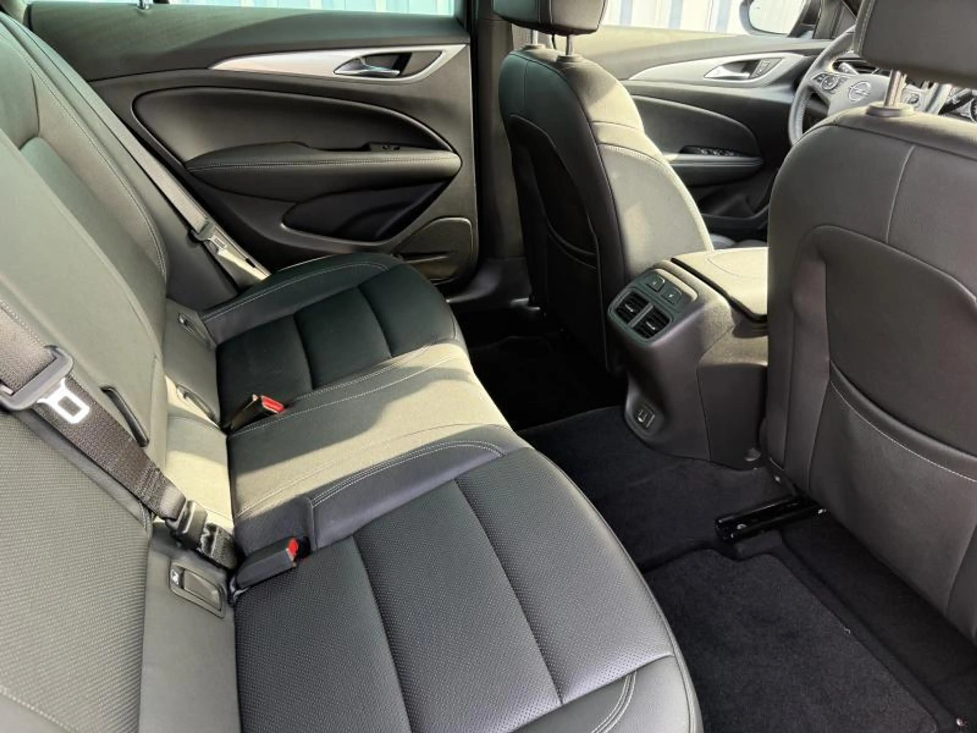 Opel Insignia Grand Sport Ultimate * 12 MOIS GARANTIE * — photo 9