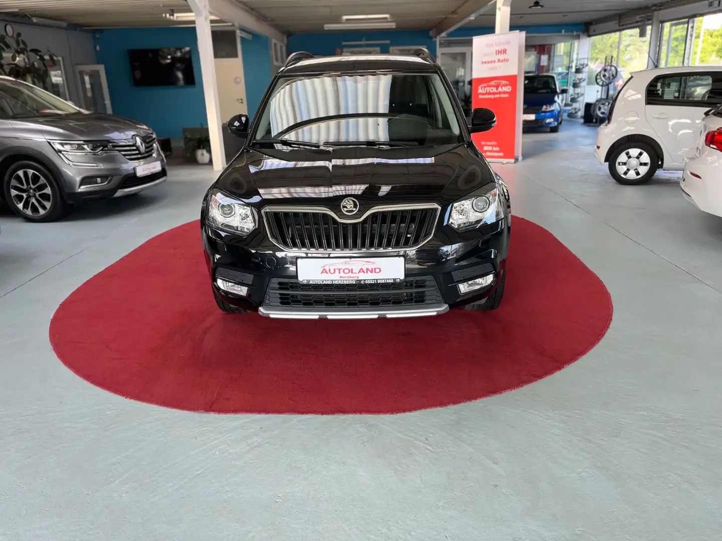 Skoda Yeti Style 4x4 Automatik AHK SHZ TEMP Schwarz - 2