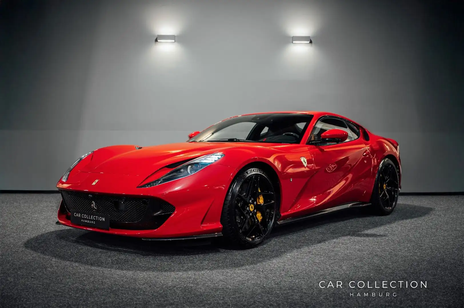 Ferrari 812 Superfast | Lift | 360 | Carbon | Rosso Anni Rouge - 1