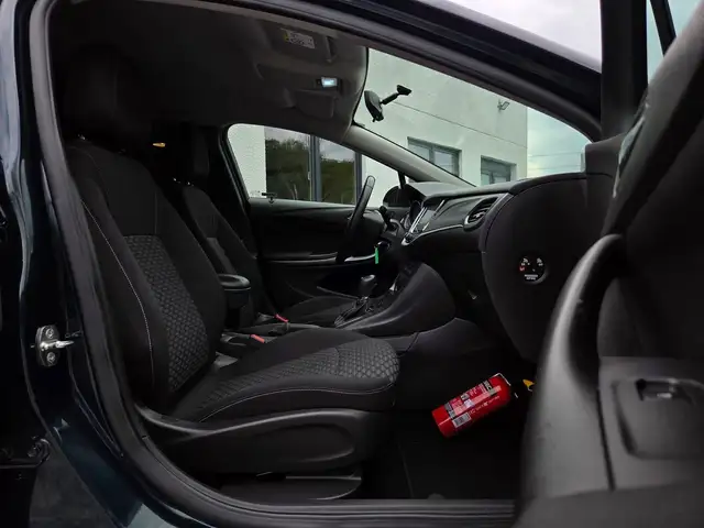 Opel Astra view 9