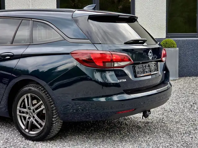 Opel Astra view 7