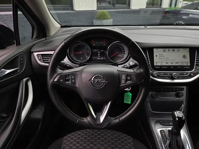 Opel Astra view 13