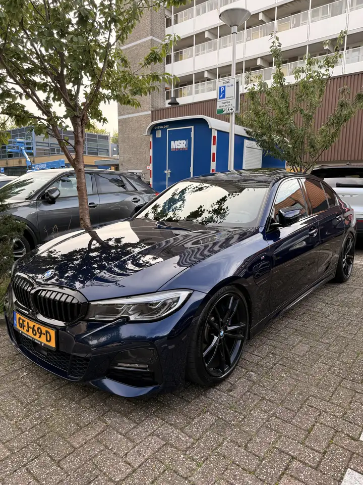 BMW 330
